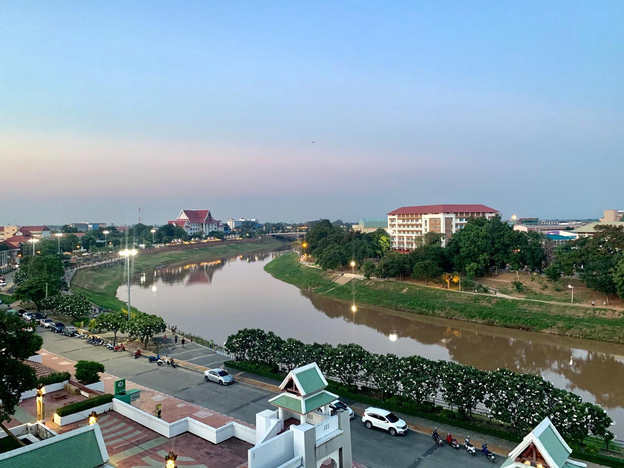 Wangchan Riverview Phitsanulok Bagian luar foto